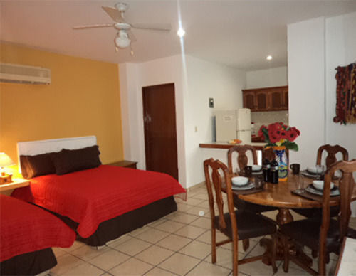 Hotel El Sombrero Suites Mazatlan Exterior photo